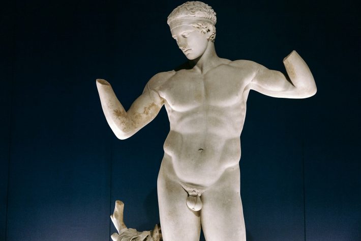 2/3 το αγνοούν: Εσύ ξέρεις γιατί τα αγάλματα των αρχαίων Ελλήνων είχαν μικρά μόρια;