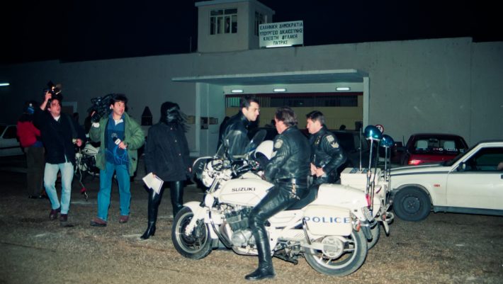 Η ταρίφα των συμβολαίων θανάτου: Ο τιμοκατάλογος των πληρωμένων δολοφόνων που έχουν αιματοκυλίσει την Αθήνα Η ταρίφα των συμβολαίων θανάτου: Ο τιμοκατάλογος των πληρωμένων δολοφόνων που έχουν αιματοκυλίσει την Αθήνα