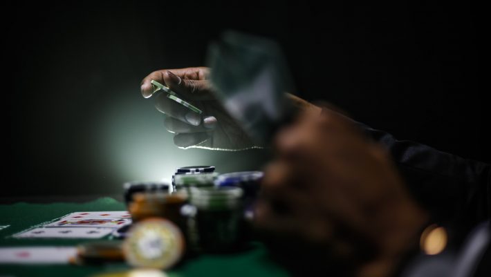 Η απάτη του διαβόητου «Billy»: Ο παίκτης  που ξάφριζε τα καζίνο με το κόλπο του κινητού και του ντίλερ