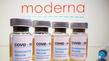 Η απάντηση των εμβολίων: Επιτέλους, η Moderna κάνει την κίνηση που μπορεί να «τελειώσει» την πανδημία