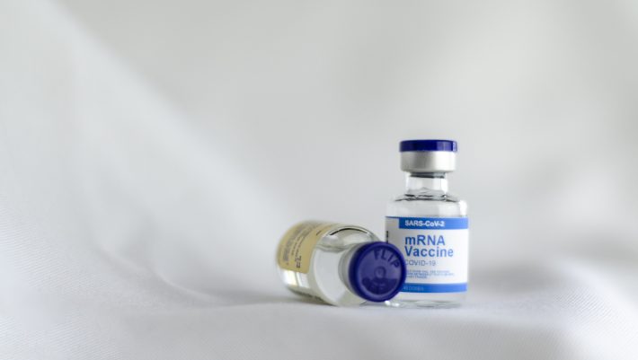 Παρενέργειες Pfizer & Moderna: Τι δείχνει η απουσία ήπιων συμπτωμάτων μετά τον εμβολιασμό