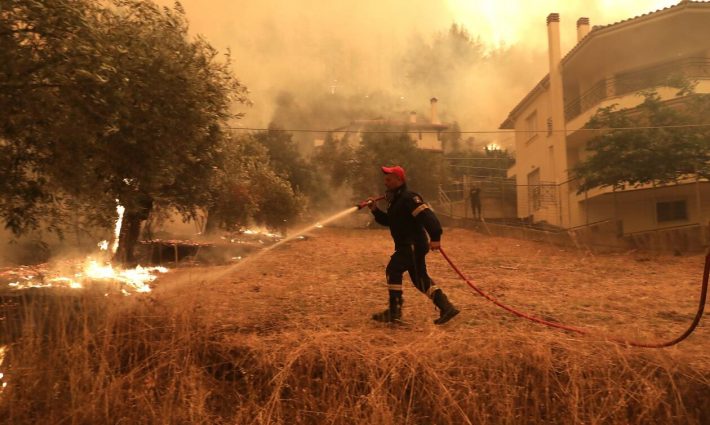 Γερμανοί πυροσβέστες στην Ελλάδα: Η αυτάρκης ομάδα κρούσης που σβήνει τις φωτιές με τον δικό της τρόπο