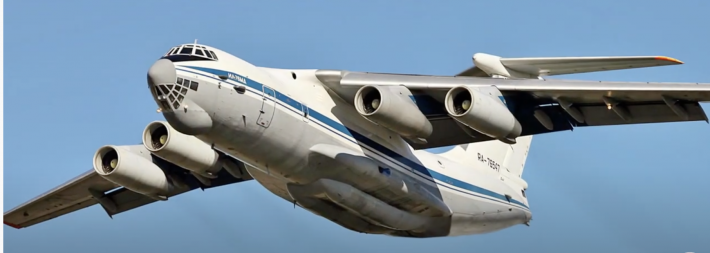 Ilyushin Il-76: Το ρωσικό, ιπτάμενο τάνκερ που βομβαρδίζει με νερό και «βρέχει» στην περιοχή ακατάπαυστα