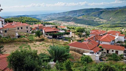 73 νεόκτιστα σπίτια, μαραζώνουν: Η τραγική ιστορία του ελληνικού χωριού που οι άνθρωποι του δεν αντέχουν να κατοικήσουν