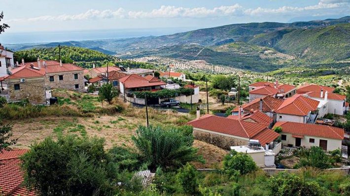 73 νεόκτιστα σπίτια, μαραζώνουν: Η τραγική ιστορία του ελληνικού χωριού που οι άνθρωποι του δεν αντέχουν να κατοικήσουν