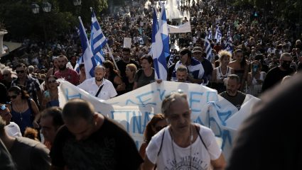 Σας θυμίζει κάτι; Οι Έλληνες αρνητές του 1995 μοιάζουν υπερβολικά πολύ με τους σημερινούς… (Vid)