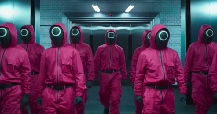 Ληστείες, ζόμπι, χαβαλές: Η ταινία που γκρέμισε το "Squid Game" από το νο1 του Netflix είναι αυτό ακριβώς που φαντάζεσαι