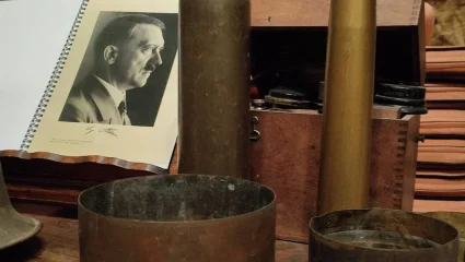 Ο καστρόπυργος της Αττικής που γοήτευσε τους Γερμανούς: Άθικτα μέχρι σήμερα κράνη, ασύρματοι και ημερολόγιο του Χίτλερ