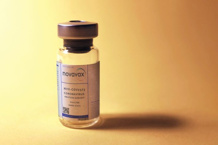Novavax: Οι 2 διαφορετικές παρενέργειες του νέου εμβολίου που όλοι συμφωνούν ότι γράφει το τέλος της πανδημίας