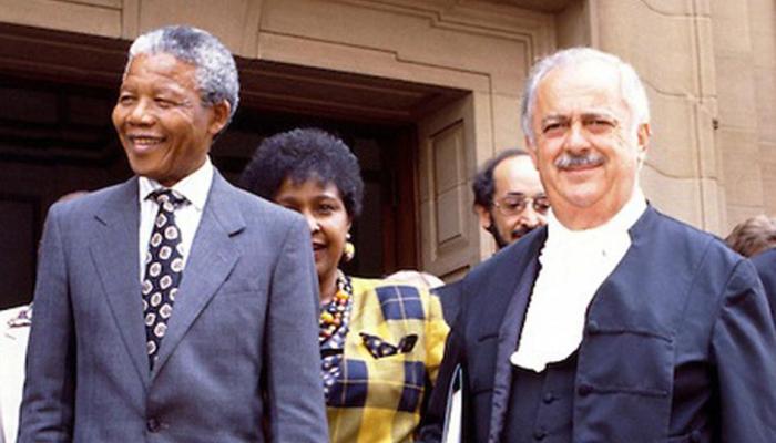 Τρεις λέξεις που άλλαξαν την ιστορία: Ο θρυλικός Έλληνας δικηγόρος που έσωσε τη ζωή του Νέλσον Μαντέλα