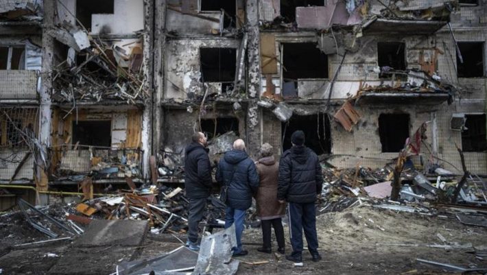 Πόλεμος Ουκρανία: Η ανησυχία για τους Έλληνες της Μαριούπολης και ο ρόλος του ακροδεξιού τάγματος Αζόφ
