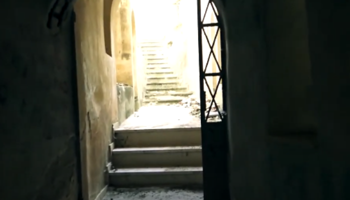 «Ιερός λαβύρινθος»: Ο λόγος που το πιο απόκοσμο μοναστήρι στην Ελλάδα ρημάζει εγκαταλελειμμένο