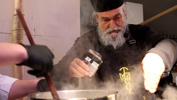 Από το Άγιον Όρος σε εστιατόρια με αστέρια Michelin: Ο μοναχός που έκανε «θαύματα» στην κουζίνα και διάσημους σεφ να παραμιλάνε!