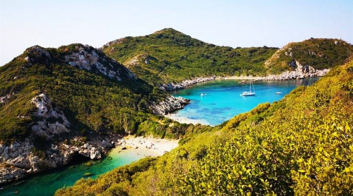 Για να πας ξεχνάς το αμάξι: Στην τροπική «δίδυμη» παραλία της Ελλάδας κολυμπάνε μόνο οι τολμηροί (Pics)