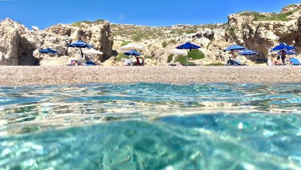 Τέταρτο σε όλη την Ευρώπη: Το ελληνικό νησί με τους περισσότερους τουρίστες παραμένει ασφυκτικά γεμάτο