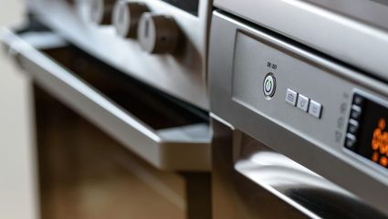 Εκτός από θερμοσίφωνα-φούρνο: Οι 8 πιο ενεργοβόρες συσκευές που δεν περίμενες ότι καίνε τόσο ρεύμα