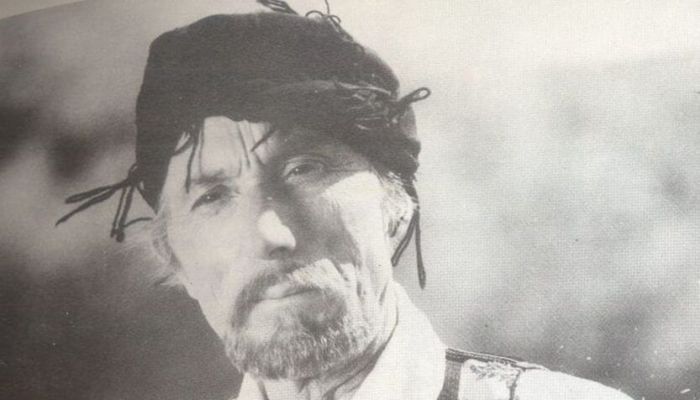 «Γονάτισε Κατράκη»: Τα βασανιστήρια του σπουδαίου ηθοποιού που έπρεπε να πληρώσει επειδή ήταν κομμουνιστής