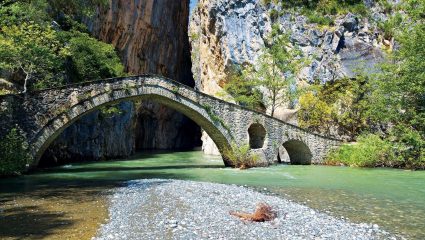 Γαληνεύει το μέσα σου, θαύμα της φύσης: Το παραμυθένιο μέρος της Ελλάδας που το πιο κρύο γίνεται ζεστό