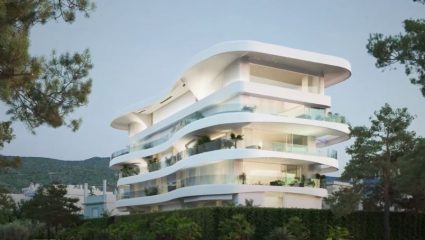 Η ωραιότερη στην Ελλάδα: Η πολυκατοικία με τις ιδιωτικές πισίνες σε κάθε μπαλκόνι είναι ένα αρχιτεκτονικό κομψοτέχνημα