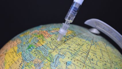 Άσχημα μαντάτα: Η σοβαρή παρενέργεια του εμβολίου RSV της Pfizer