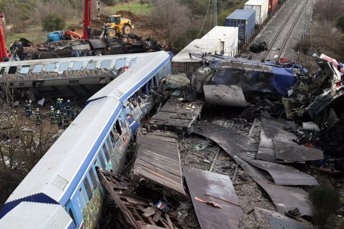 Αμείλικτα τα ερωτήματα για την τραγωδία στα Τέμπη: Το λάθος θα μπορούσε να έχει εντοπιστεί