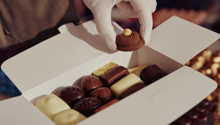 «Δεν το έκανα για τα χρήματα»: Ο Έλληνας που έφτιαξε τα πιο διάσημα σοκολατάκια στον κόσμο για να σκορπίσει λίγη χαρά