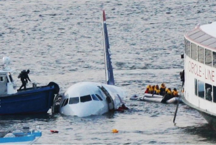 «Το θαύμα του ποταμού Χάντσον»: Ο πιλότος που βρήκε το μοναδικό τρόπο επιβίωσης 155 ψυχών