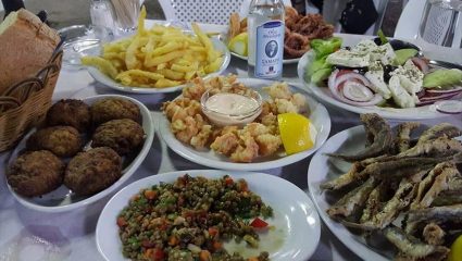 Λιώνει στο στόμα, αλλά δεν ξέρουν να εκτιμούν: Το ελληνικό φαγητό – όνειρο που οι ξένοι απορούν πώς το τρώμε