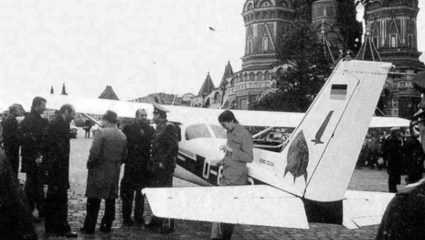 O 19χρονος Γερμανός που προσγείωσε το αεροπλάνο του στην Κόκκινη Πλατεία εν μέσω Ψυχρού Πολέμου