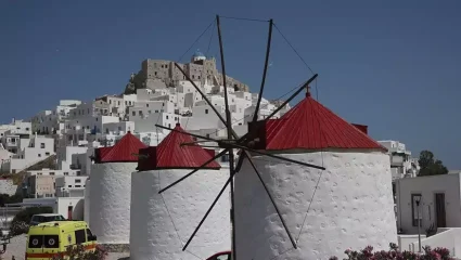 Απλησίαστες οι διακοπές στα νησιά για τους Έλληνες
