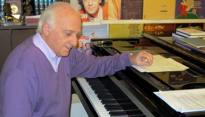 «Είσαι βλαξ»: Το τρυφερό μάλωμα της Βουγιουκλάκη στον διάσημο μουσικοσυνθέτη που αρνήθηκε υποψηφιότητα στα Όσκαρ