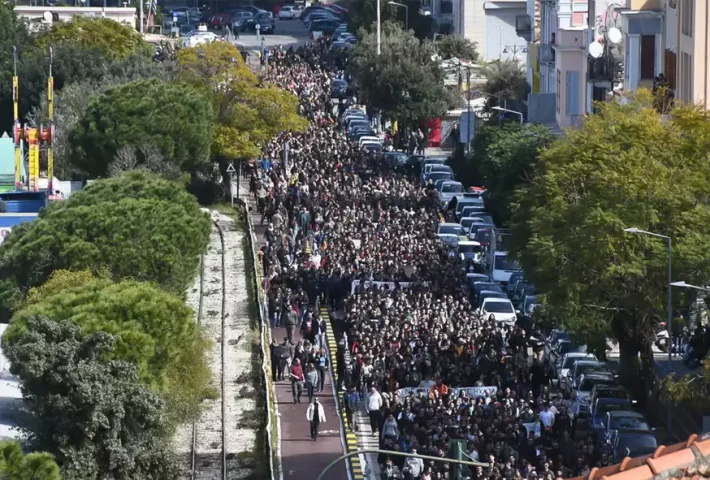 Τέμπη: Οι συγγενείς των θυμάτων βλέπουν καθυστέρηση στην έρευνα