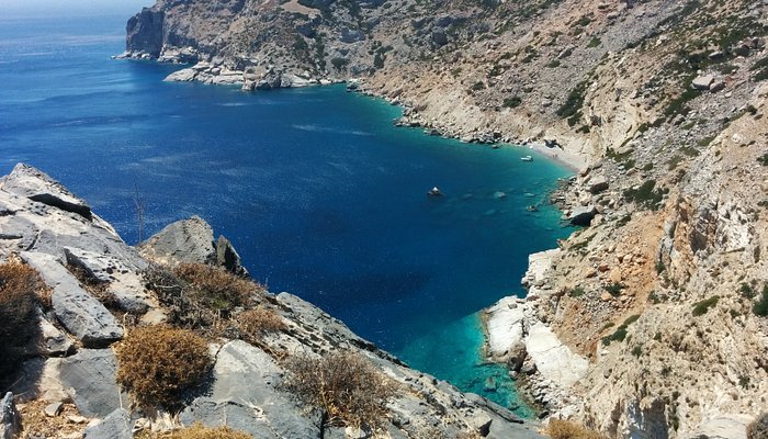 Γεμάτο απ’ το Πάσχα: Το ελληνικό νησί με 100% πληρότητα που επιλέγουν ζευγάρια και περιπατητές (Pics)