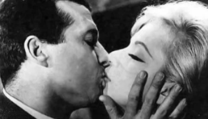 Έκαναν ότι δεν τον άκουγαν: Το «στοπ» του Σακελλάριου δεν έκοψε το πιο εμβληματικό φιλί στην ιστορία του ελληνικού σινεμά
