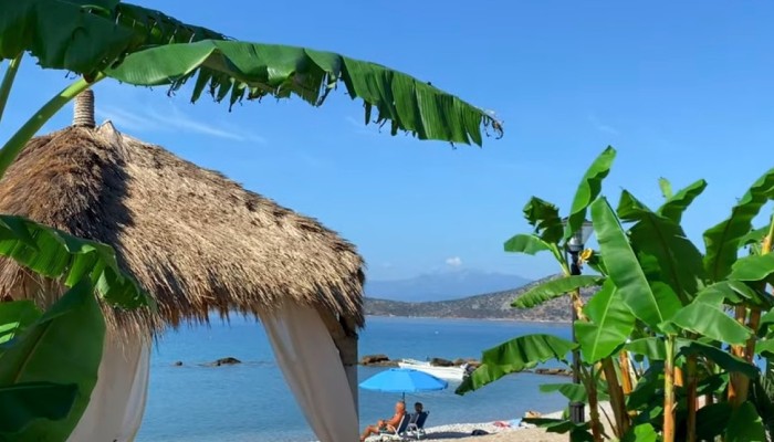 Ο ελληνικός Άγιος Μαυρίκιος: Ο εξωτικός παράδεισος της Πελοποννήσου που είναι ρεζερβέ όλο το χρόνο