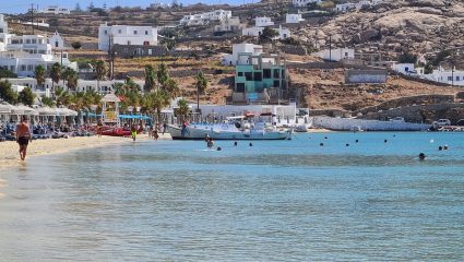 Ξοδεύουν πολλά, δίνουν γενναία πουρμπουάρ: Οι τουρίστες που φέρνουν τζίρο-ρεκόρ 1,5 δισ. ευρώ στην Ελλάδα το 2023