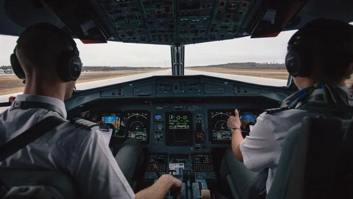 Τρόμος στον αέρα: Πιλότος προσπάθησε να ρίξει αεροπλάνο - Πήγε να απενεργοποιήσει τους κινητήρες