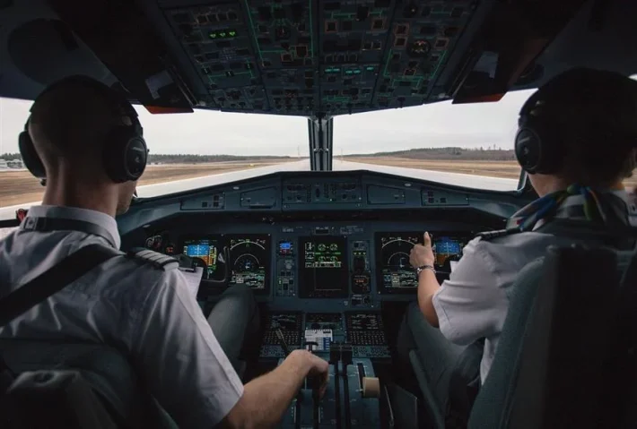 Τρόμος στον αέρα: Πιλότος προσπάθησε να ρίξει αεροπλάνο - Πήγε να απενεργοποιήσει τους κινητήρες