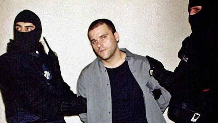 Παραμένει φόβος και τρόμος: Το «θηρίο από τα Βαλκάνια» μετά από 22 χρόνια φυλακής, φτιάχνει παντόφλες κι ορκίζεται ότι άλλαξε