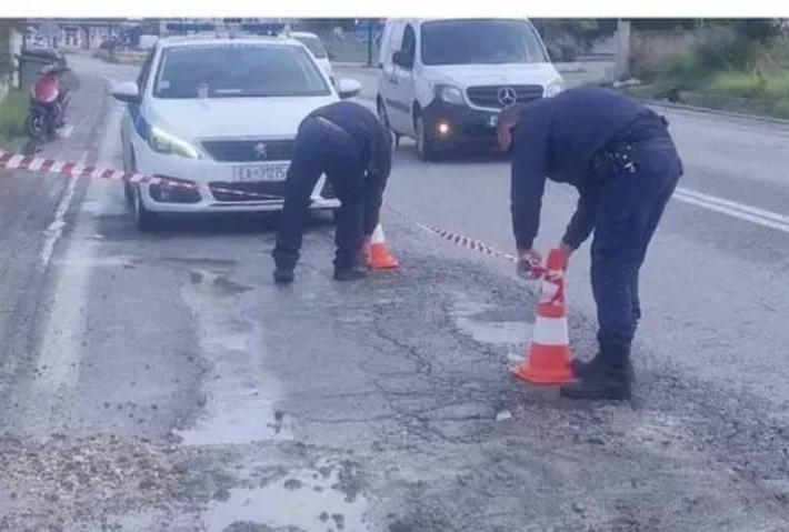 Κως: Αστυνομικοί μπάλωσαν λακκούβα και... βρήκαν τον μπελά τους - Οργή από τον περιφερειάρχη