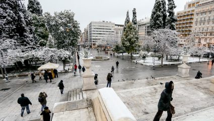 Η αιτία του… κουβά: Ο απλός λόγος που είναι πάντα δύσκολο για τους μετεωρολόγους να προβλέψουν αν θα χιονίσει στην Αθήνα
