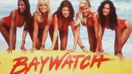 Baywatch: Eπιστρέφουν στη μικρή οθόνη τα εμβληματικά κόκκινα μαγιό