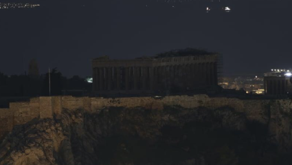 Ώρα της Γης: Η Αθήνα έσβησε τα φώτα – Η Ακρόπολη στο σκοτάδι