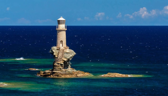 Σαν να είναι Αύγουστος: Το καταπράσινο νησί με τα πιο ζεστά νερά τον Ιούνιο, τώρα αξίζει να το επισκεφτείς (Pics)
