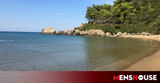 The beach of Athens that puts expensive glasses next to it