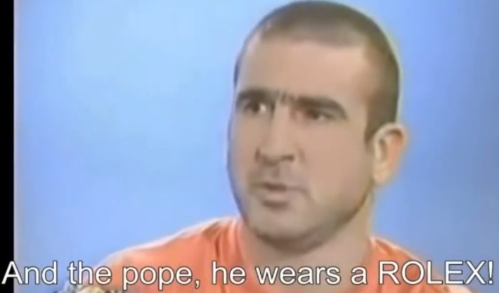 Τους πλάκωσε στα μπινελίκια on air: Το θρυλικό ξέσπασμα του Ερίκ Καντονά εναντίον δημοσιογράφων και του… Πάπα!