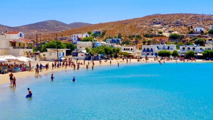 Ανέγγιχτος παράδεισος, ναός ηρεμίας: Το ελληνικό νησάκι – έκπληξη που ο Τζεφ Μπέζος πέρασε καλύτερα από τη Μύκονο