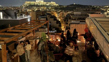 Η πιο ανερχόμενη περιοχή: Ο ναός του φλερτ στην Αθήνα που πάει ο νεαρόκοσμος για να βρει το άλλο του μισό
