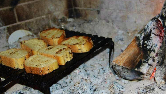 Φουλ στο αλάτι, να κολυμπάει στο λάδι: Το brunch της γιαγιάς ήταν φτιαγμένο με αγάπη, το καλύτερο συστατικό