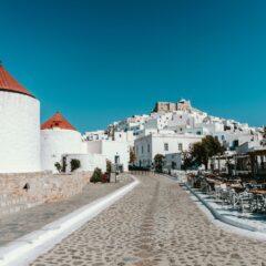 Λαμπρό παράδειγμα αλλαγής: Το πείραμα της μεταμόρφωση του ελληνικού νησιού που έγινε πρότυπο ανάπτυξης και ασφάλειας